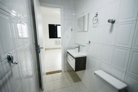 Apartamento para alugar com 57m², 2 quartos e 1 vaga Apartamento para alugar com 57m², 2 quartos e 1 vagaBanheiro da Suíte 1