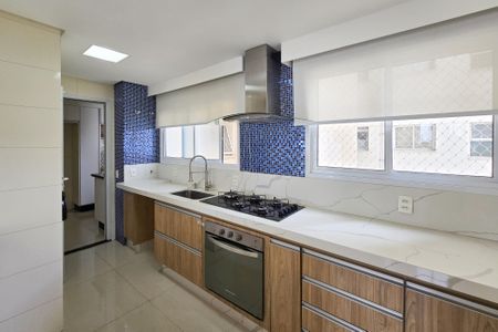 Apartamento para alugar com 123m², 3 quartos e 2 vagas Apartamento para alugar com 123m², 3 quartos e 2 vagasCozinha
