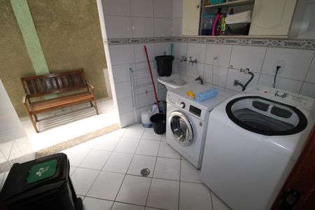 Casa à venda com 216m², 3 quartos e 5 vagasÁrea de Serviço