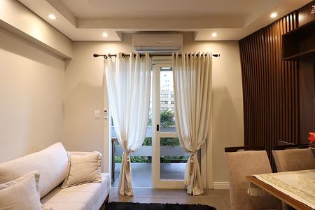 Janela da Sala de apartamento para alugar com 2 quartos, 136m² em Bela Vista, Porto Alegre