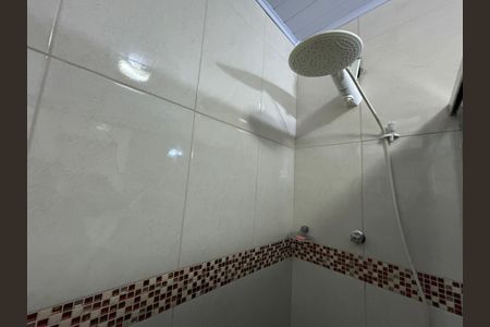 Casa para alugar com 70m², 2 quartos e sem vagaChuveiro