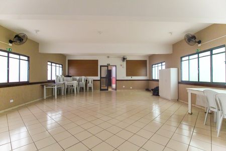 Apartamento para alugar com 49m², 2 quartos e 1 vagaÁrea comum - Salão de festas