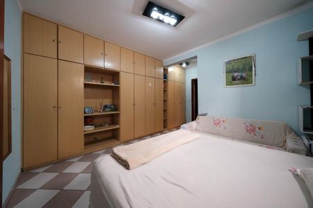 Casa à venda com 192m², 4 quartos e 2 vagasSuíte 2