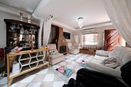 Casa à venda com 192m², 4 quartos e 2 vagasSala