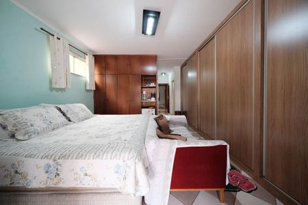 Casa à venda com 192m², 4 quartos e 2 vagasSuíte 1