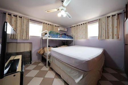 Casa à venda com 192m², 4 quartos e 2 vagasSuíte 3