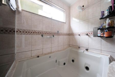 Casa à venda com 192m², 4 quartos e 2 vagasSuíte 1