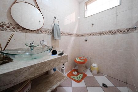 Casa à venda com 192m², 4 quartos e 2 vagasLavabo