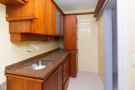Cozinha  de apartamento para alugar com 1 quarto, 42m² em Higienópolis, Porto Alegre