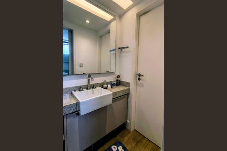 Apartamento para alugar com 160m², 4 quartos e 3 vagasBanheiro da Suíte Canadense 1 e 2