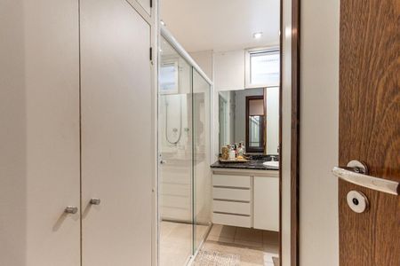 Apartamento à venda com 154m², 2 quartos e 2 vagas Apartamento à venda com 154m², 2 quartos e 2 vagasBanheiro