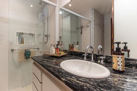 Apartamento à venda com 154m², 2 quartos e 2 vagas Apartamento à venda com 154m², 2 quartos e 2 vagasBanheiro