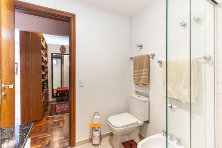 Apartamento à venda com 154m², 2 quartos e 2 vagas Apartamento à venda com 154m², 2 quartos e 2 vagasBanheiro da Suíte