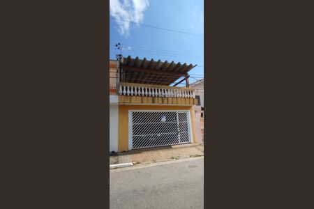 Casa à venda com 135m², 3 quartos e 2 vagas Casa à venda com 135m², 3 quartos e 2 vagasFachada + Placa