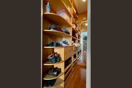 Apartamento para alugar com 125m², 3 quartos e 2 vagasCloset da suíte