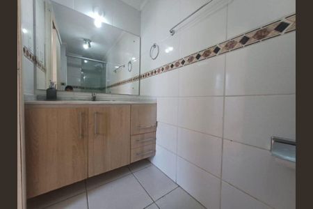 Banheiro  de apartamento para alugar com 1 quarto, 45m² em Protásio Alves, Porto Alegre