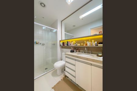 Apartamento à venda com 82m², 3 quartos e 2 vagasBanheiro da Suíte