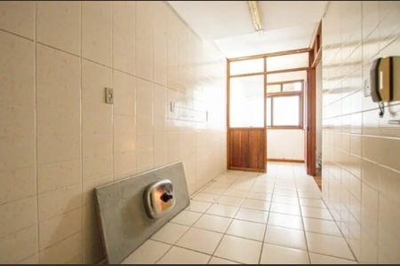 Cozinha  de apartamento para alugar com 2 quartos, 99m² em Higienópolis, Porto Alegre