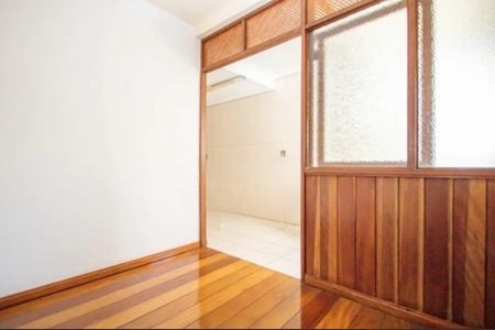 Cozinha  de apartamento para alugar com 2 quartos, 99m² em Higienópolis, Porto Alegre