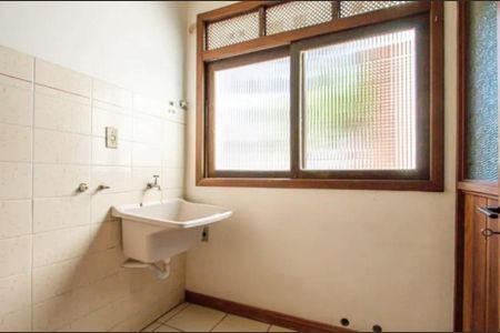 Área de Serviço  de apartamento para alugar com 2 quartos, 99m² em Higienópolis, Porto Alegre