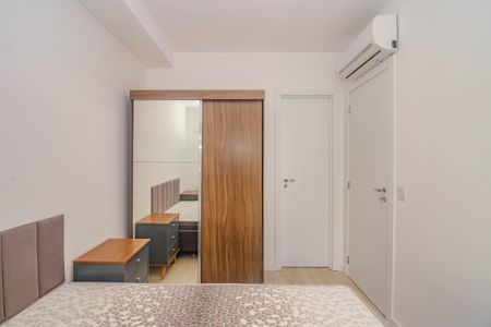 Suíte de apartamento para alugar com 1 quarto, 48m² em São João, Porto Alegre