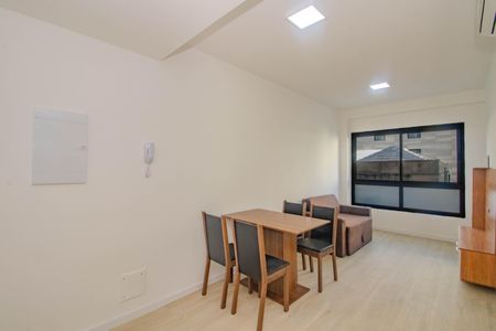 Sala de apartamento para alugar com 1 quarto, 48m² em São João, Porto Alegre