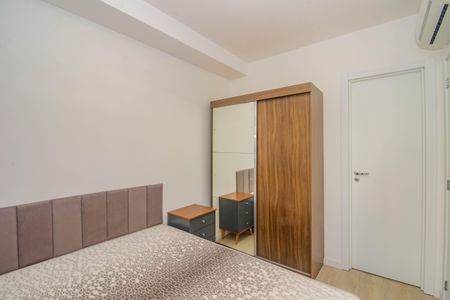 Suíte de apartamento para alugar com 1 quarto, 48m² em São João, Porto Alegre