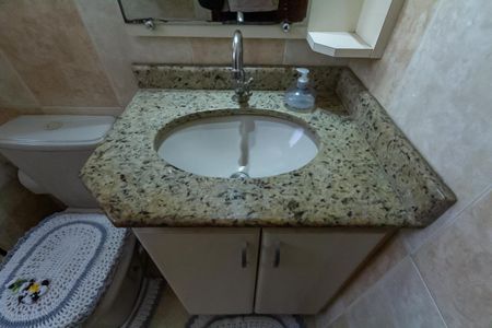 Apartamento à venda com 76m², 3 quartos e 1 vaga Apartamento à venda com 76m², 3 quartos e 1 vagaBanheiro Social