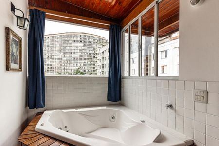 Apartamento à venda com 82m², 2 quartos e sem vaga Apartamento à venda com 82m², 2 quartos e sem vagaJacuzzi