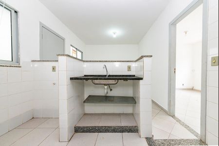 Cozinha de kitnet/studio para alugar com 1 quarto, 24m² em Parque Pedro Ii, Belo Horizonte