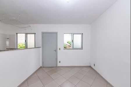 Sala de kitnet/studio para alugar com 1 quarto, 24m² em Parque Pedro Ii, Belo Horizonte