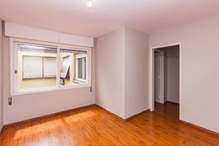 Sala  de apartamento para alugar com 1 quarto, 41m² em Petrópolis, Porto Alegre