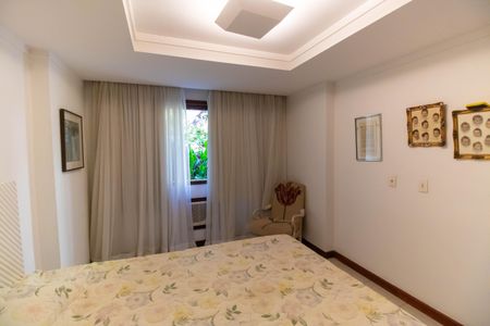 Casa de condomínio à venda com 838m², 4 quartos e 5 vagasSuíte 4