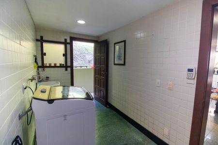 Casa de condomínio à venda com 838m², 4 quartos e 5 vagasÁrea de Serviço