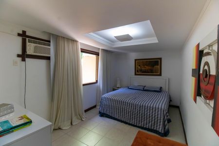 Casa de condomínio à venda com 838m², 4 quartos e 5 vagasSuíte 3