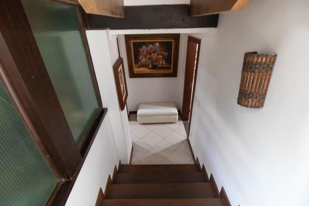 Casa de condomínio à venda com 838m², 4 quartos e 5 vagasHall