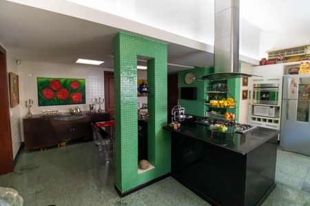 Casa de condomínio à venda com 838m², 4 quartos e 5 vagasCozinha