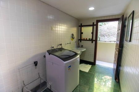 Casa de condomínio à venda com 838m², 4 quartos e 5 vagasÁrea de Serviço