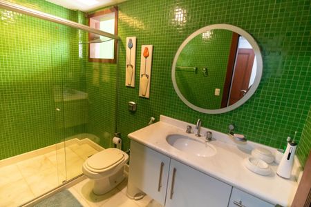 Casa de condomínio à venda com 838m², 4 quartos e 5 vagasBanheiro da Suíte 3