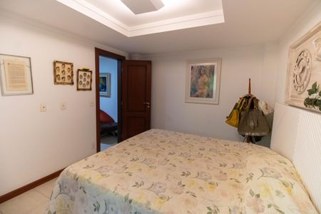 Casa de condomínio à venda com 838m², 4 quartos e 5 vagasSuíte 4