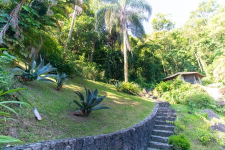 Casa de condomínio à venda com 838m², 4 quartos e 5 vagasÁrea externa