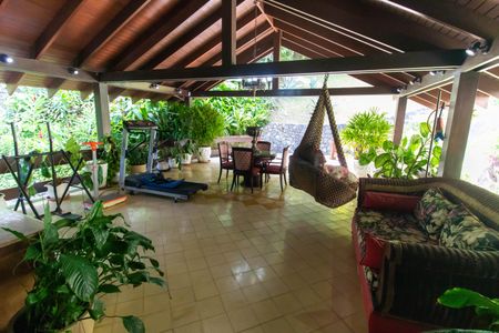 Casa de condomínio à venda com 838m², 4 quartos e 5 vagasVaranda da Sala