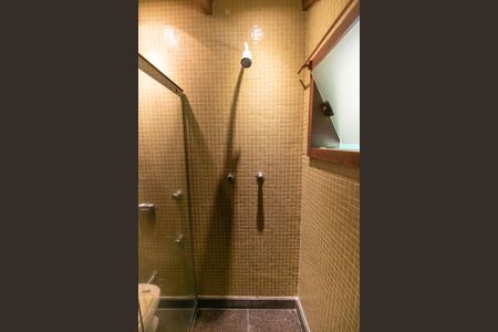 Casa de condomínio à venda com 838m², 4 quartos e 5 vagasBanheiro da Suíte 1