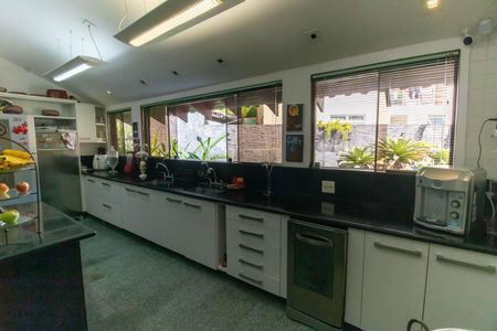 Casa de condomínio à venda com 838m², 4 quartos e 5 vagasCozinha