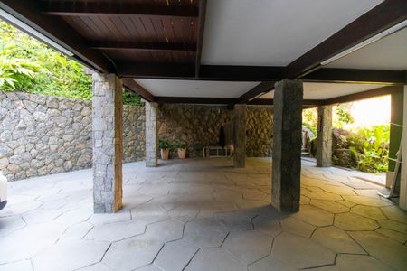 Casa de condomínio à venda com 838m², 4 quartos e 5 vagasGaragem