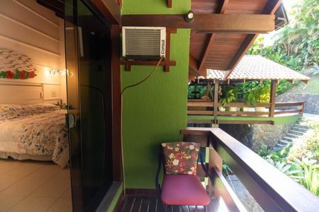 Casa de condomínio à venda com 838m², 4 quartos e 5 vagasVaranda da Suíte 2