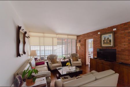 Casa à venda com 250m², 3 quartos e 3 vagas Casa à venda com 250m², 3 quartos e 3 vagasSala
