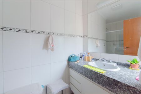 Casa à venda com 250m², 3 quartos e 3 vagas Casa à venda com 250m², 3 quartos e 3 vagasBanheiro da Suíte