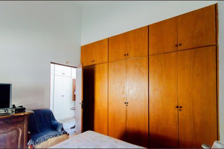 Casa à venda com 250m², 3 quartos e 3 vagas Casa à venda com 250m², 3 quartos e 3 vagasQuarto 3