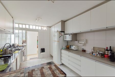 Casa à venda com 250m², 3 quartos e 3 vagas Casa à venda com 250m², 3 quartos e 3 vagasCozinha